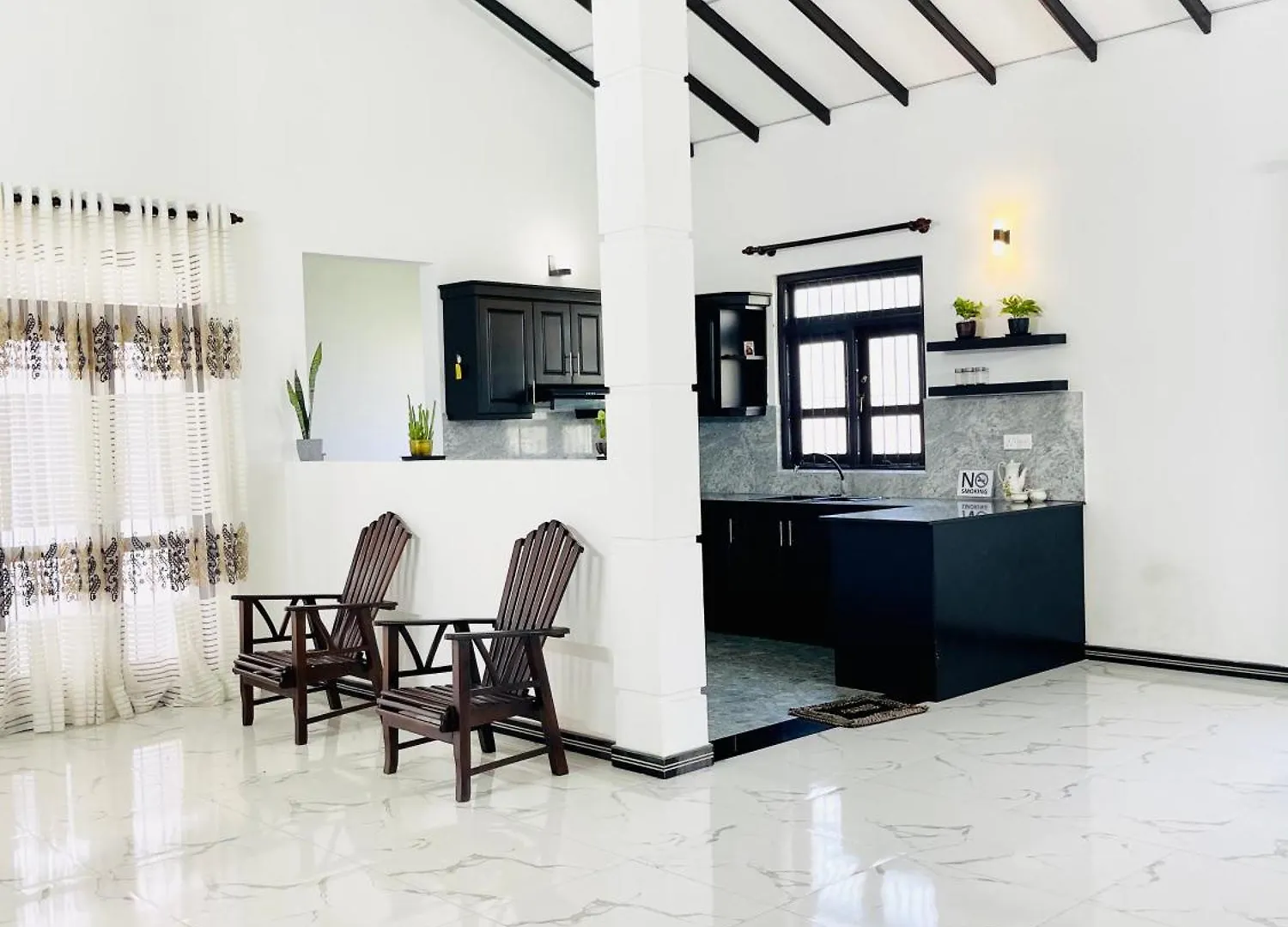 Fanisha Family Villa And Restaurant Negombo Guest house