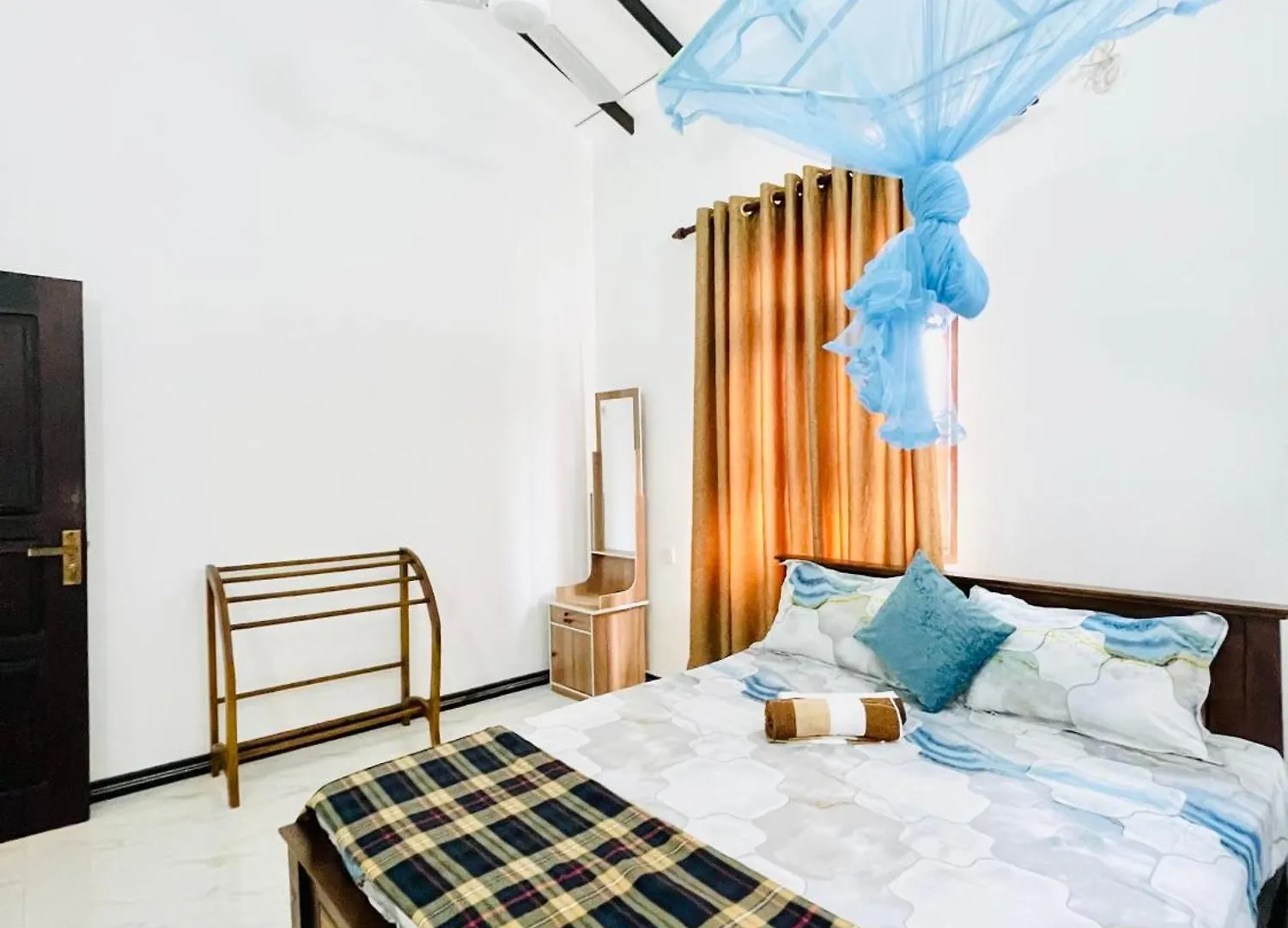 Fanisha Family Villa And Restaurant Negombo Guest house